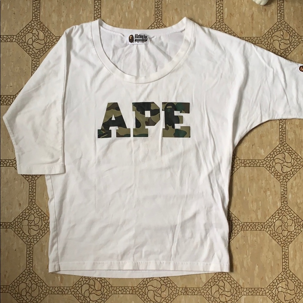 3/ $30 BAPE Women’s top SZ Sm